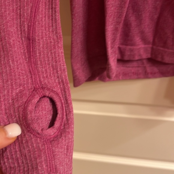 EUC Lululemon Pink Berry Long Sleeved Swiftly Tech Top- Size 8 - Picture 3 of 10